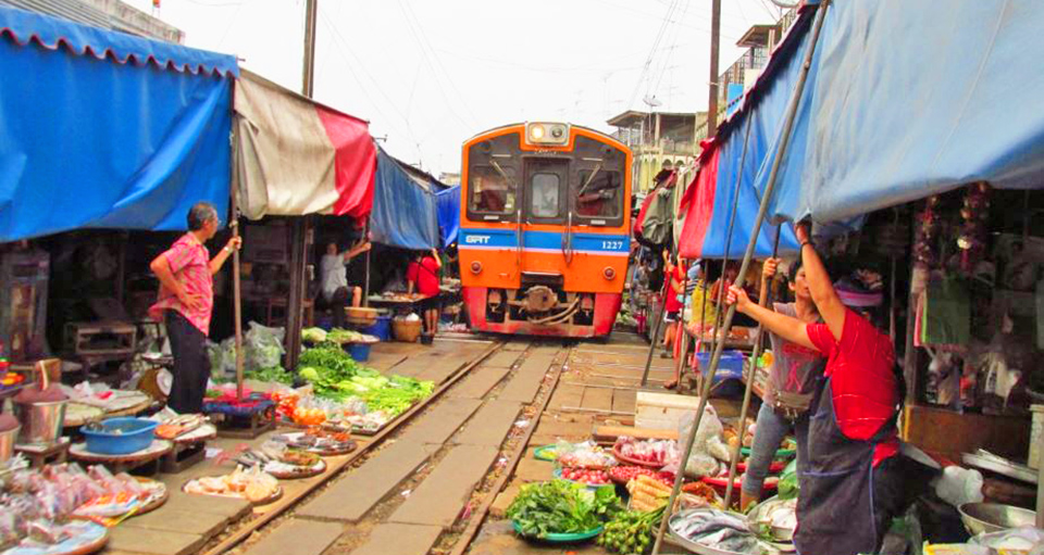 maeklong railway market - Bangkok