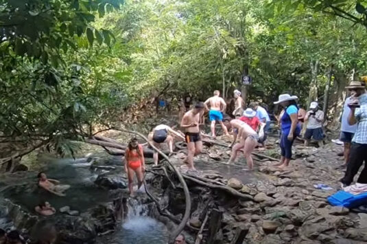 ക്രാബിയിലെ 40ഡിഗ്രി ചൂടുള്ള വെള്ളച്ചാട്ടം കാണാം